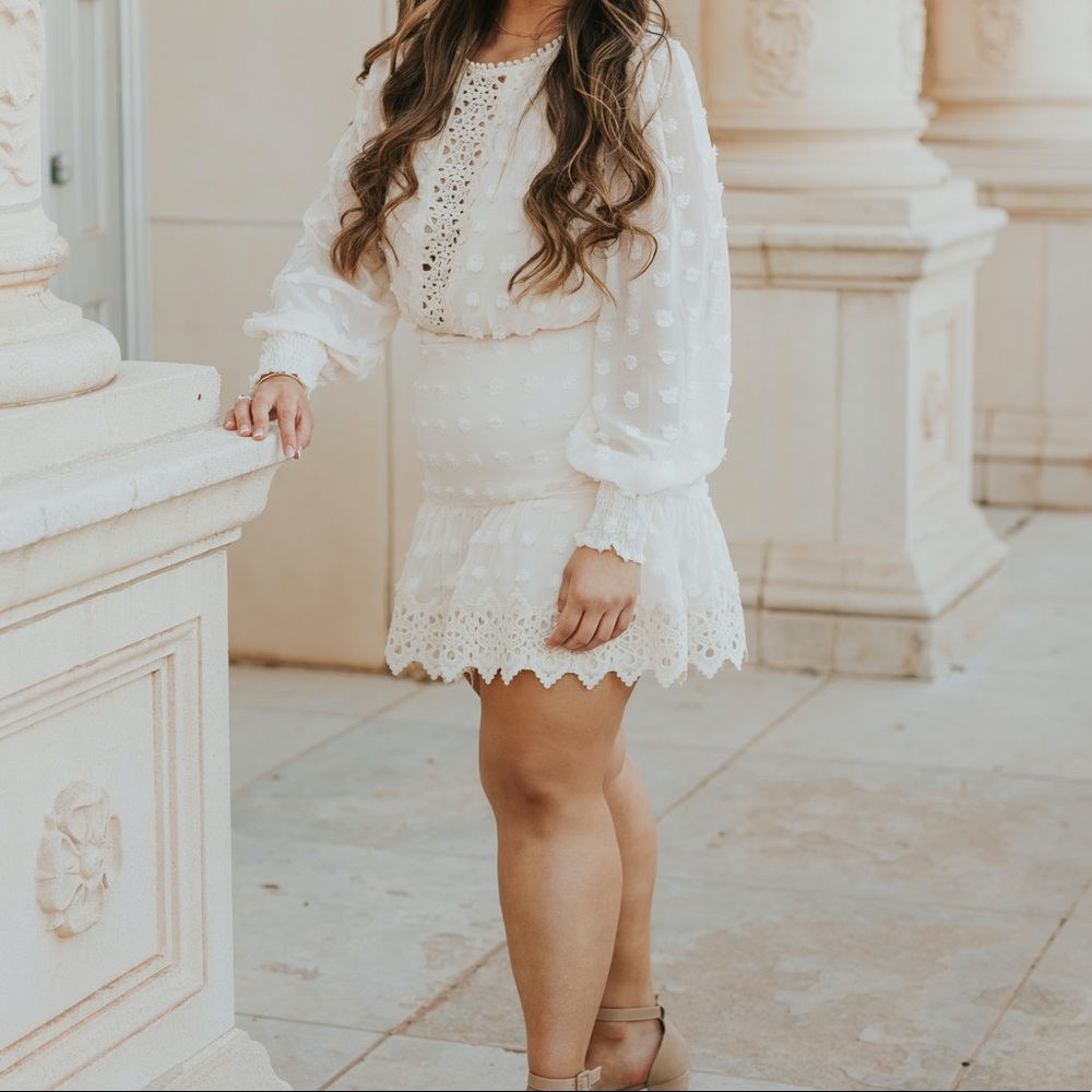 Lulu’s Women’s Cream Colored Lace Dress Size L